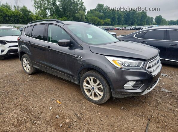 1FMCU9HD6JUB09467 2018 FORD ESCAPE Gray Вид спереду