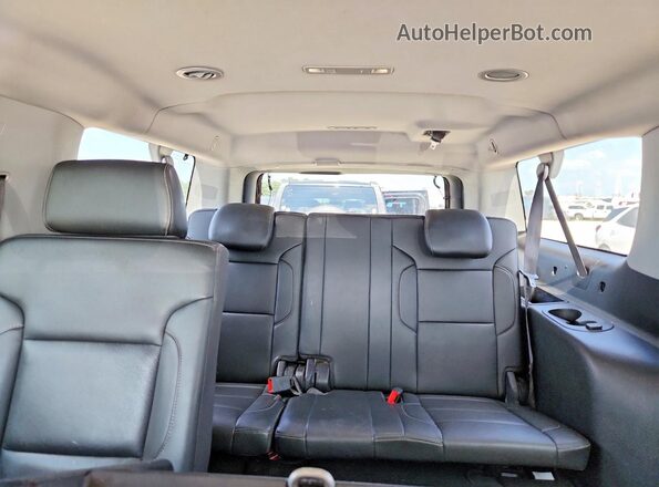 1GKS1GKC5JR330451 2018 GMC YUKON White Вид задньої частини салону
