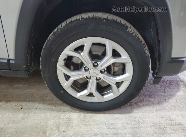 3C4NJDBNXRT133139 2024 JEEP COMPASS Серебряный 