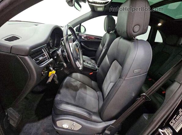 WP1AA2A57MLB08979 2021 PORSCHE MACAN Black Vista del compartimento del motor