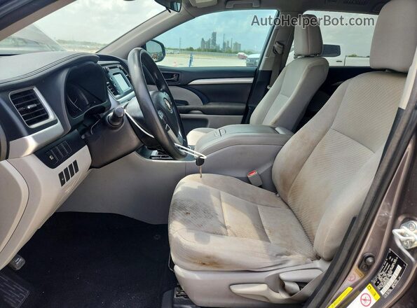 5TDZARFH4JS034253 2018 TOYOTA HIGHLANDER Gray Widok deski rozdzielczej