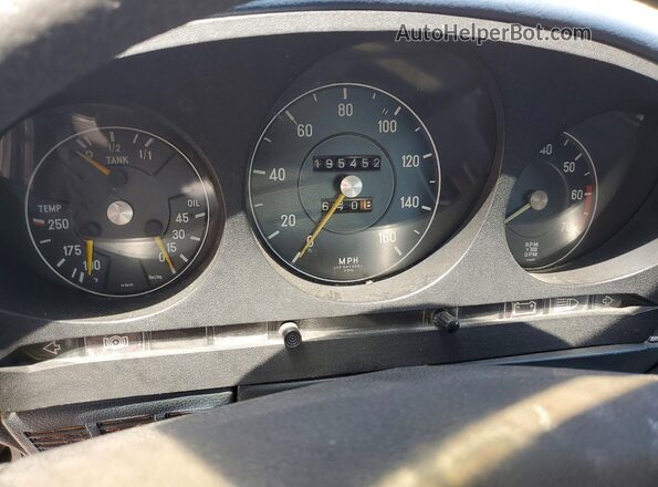 10702412003746 1973 MERCEDES-BENZ 450 White ხელსაწყოთა პანელის ხედი