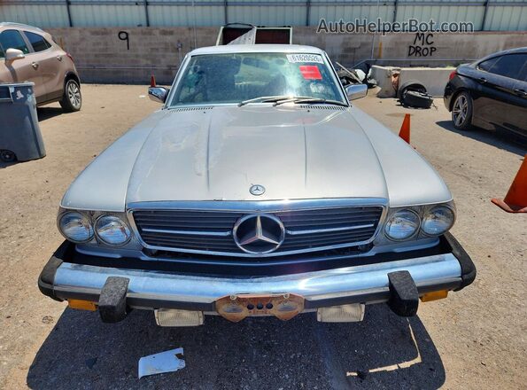 10702412017694 1977 MERCEDES-BENZ 450 Silver Դիմացի տեսք