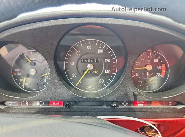 10704412028888 1976 MERCEDES-BENZ SL Серебряный Вид щитка приборов