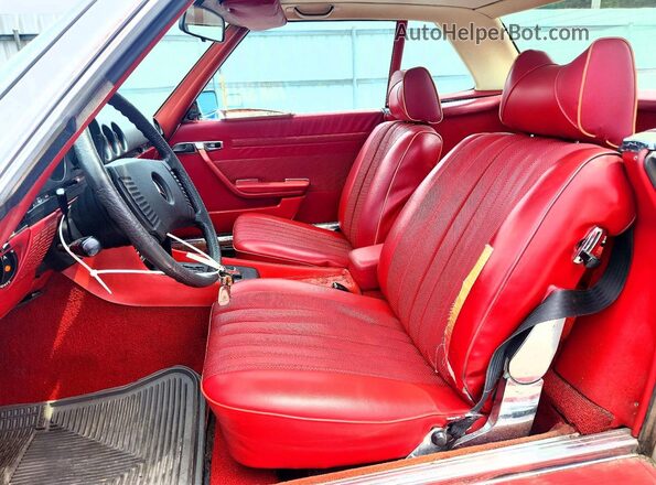 10704412028888 1976 MERCEDES-BENZ SL Серебряный Вид салона спереди