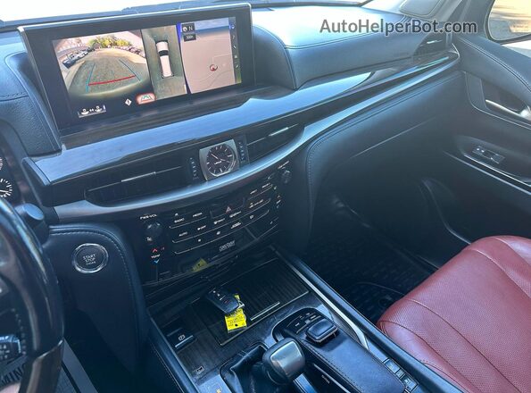 JTJHY7AX8J4264042 2018 LEXUS LX570 White Widok komory silnika