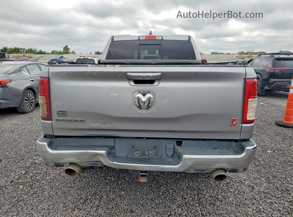 1C6RREBT6NN218964 2022 RAM 1500 Серебряный Вид салона спереди
