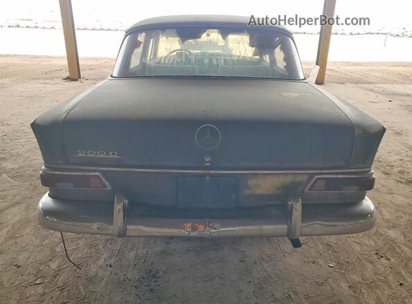 11011010234713 1966 MERCEDES-BENZ 200D Green Widok z tyłu