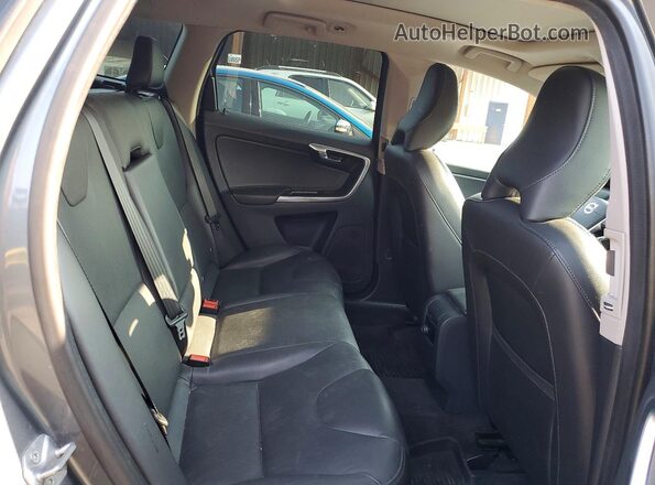 YV4612RKXG2850687 2016 VOLVO XC60 Gray Widok wnętrza z tyłu