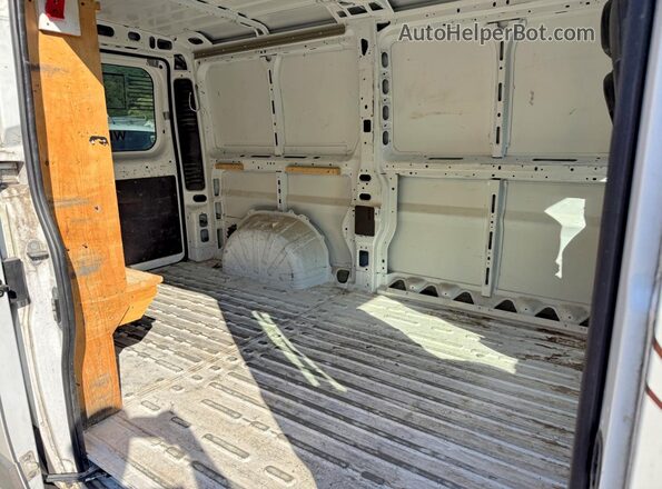 3C6TRVAG2HE546403 2017 RAM PROMASTER White Front interior view