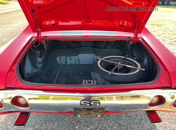 1C37J2K592505 1972 CHEVROLET CHEVELLE Red ძრავის განყოფილების ხედი