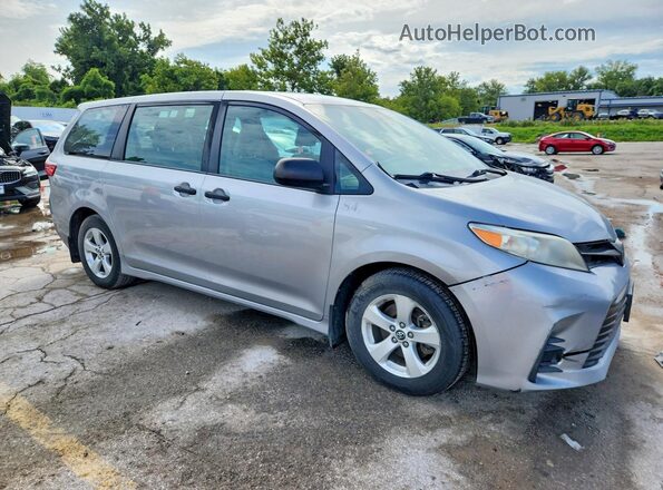 5TDZZ3DC0JS959545 2018 TOYOTA SIENNA Silver Vista frontal