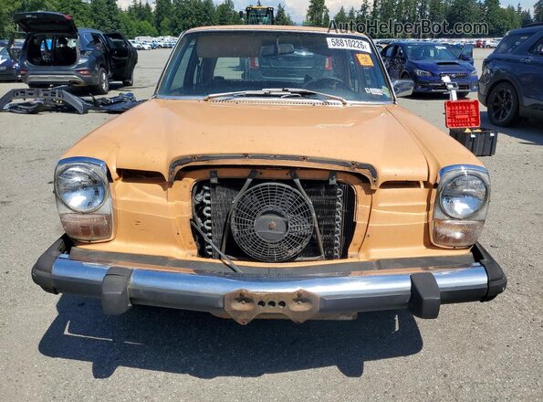 11511710115414 1976 MERCEDES-BENZ 240 Оранжевый Вид спереди