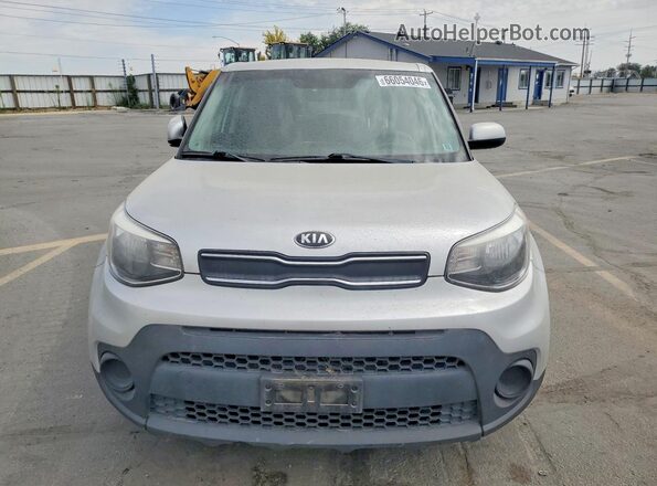 KNDJN2A2XJ7582425 2018 KIA SOUL Silver Vista trasera