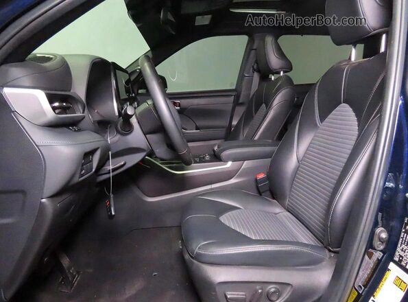 5TDKDRBH1RS557062 2024 TOYOTA HIGHLANDER Blue Հետևի նստատեղերի տեսք