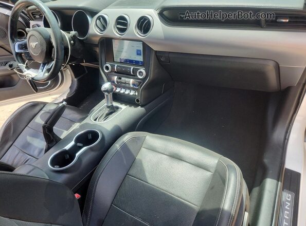 1FA6P8CF4L5180732 2020 FORD MUSTANG White Vista del cuadro de instrumentos