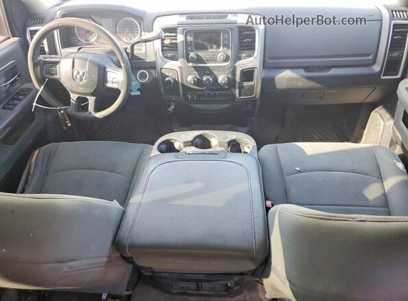 3C6UR5JL8GG336005 2016 RAM 2500 White Սարքավորումների վահանակի տեսք