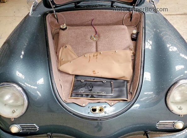 118988888 1968 PORSCHE SPEEDSTER Угольный Вид подкапотного пространства