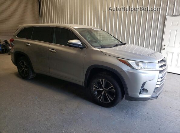 5TDZZRFH3JS257702 2018 TOYOTA HIGHLANDER Silver Front view
