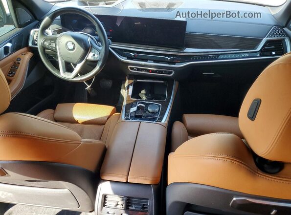 5UX23EU02R9U15447 2024 BMW X5 Green ხელსაწყოთა პანელის ხედი
