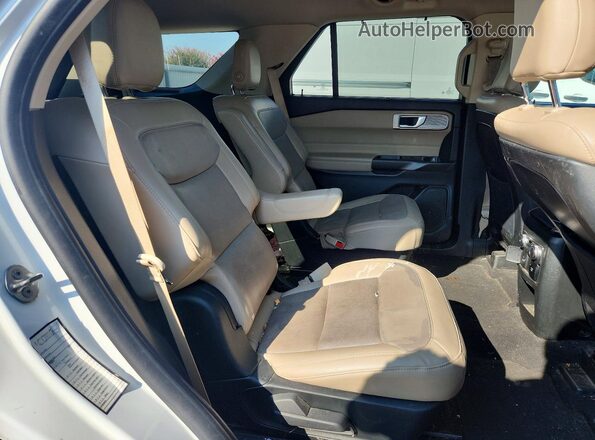 1FMSK7FH9LGB68333 2020 FORD EXPLORER White Widok wnętrza z tyłu