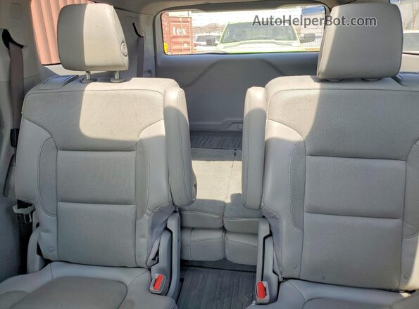 1GKKNNLS7HZ173417 2017 GMC ACADIA Green უკანა სალონის ხედი