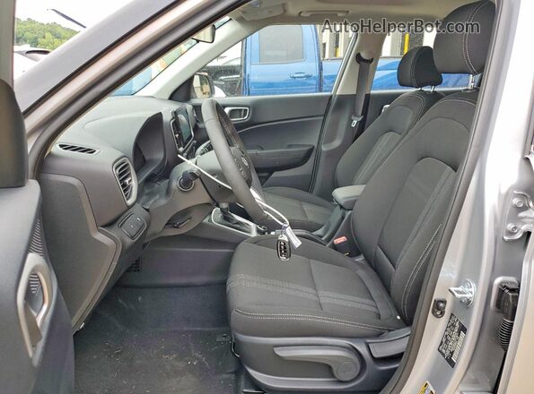 KMHRC8A3XTU479672 2026 HYUNDAI VENUE Silver Widok deski rozdzielczej