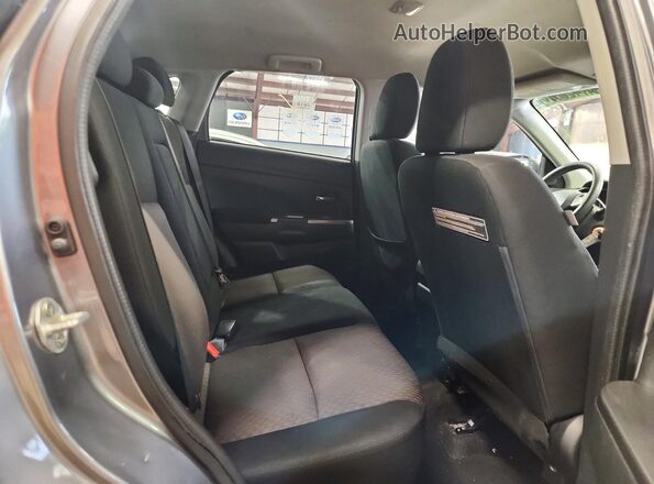 JA4AP3AU2JZ015383 2018 MITSUBISHI OUTLANDER Gray Вид підкапотного простору