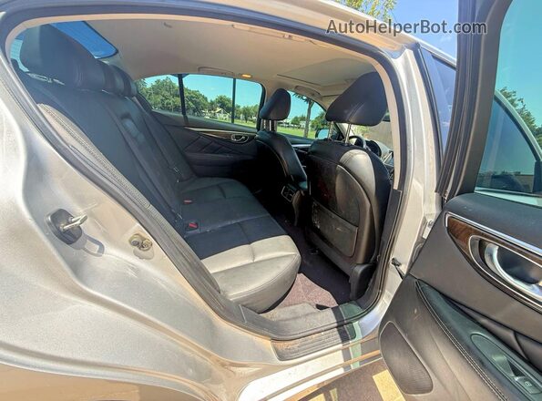 JN1EV7AR4JM440734 2018 INFINITI Q50 Серебряный Вид салона спереди