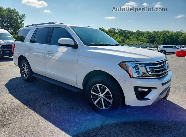 1FMJU1JT8JEA27566 2018 FORD EXPEDITION Белый Вид спереди