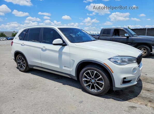 5UXKT0C30H0S80843 2017 BMW X5 White Front view
