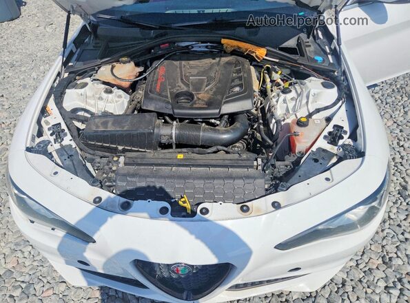 ZARFAEBN2J7590021 2018 ALFA ROMEO GIULIA White Вид підкапотного простору