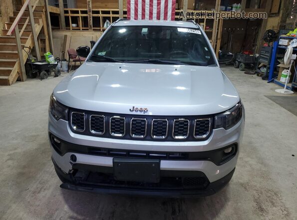 3C4NJDBNXRT133139 2024 JEEP COMPASS Серебряный 