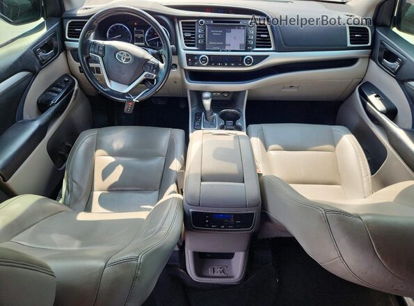 5TDKZRFH6KS316972 2019 TOYOTA HIGHLANDER Green Rear seats view