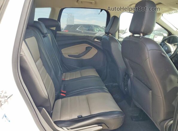 1FMCU0HD1KUA47621 2019 FORD ESCAPE White Vista del compartimento del motor