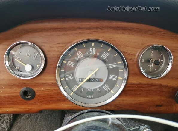 1402204899 1970 VOLKSWAGEN KARMANGHIA Red Vista del cuadro de instrumentos