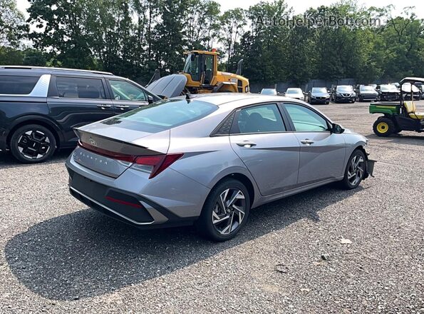 KMHLM4DG0SU094579 2025 HYUNDAI ELANTRA Серебряный Вид спереди