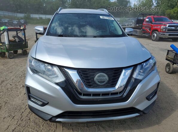 JN8AT2MVXJW319406 2018 NISSAN ROGUE Silver Rear view