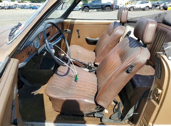 1412743791 1971 VOLKSWAGEN KARMANGHIA Gold Вид салону спереду