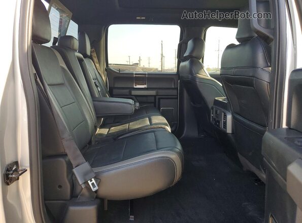 1FTFW1RG8HFC50397 2017 FORD F150 Silver Widok wnętrza z tyłu