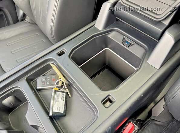 SALEW7RU6N2097910 2022 LAND ROVER DEFENDER Silver Engine compartment view