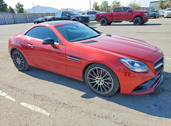 WDDPK3JAXJF149781 2018 MERCEDES-BENZ SLC Red Դիմացի տեսք
