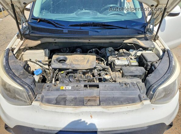 KNDJN2A27K7914306 2019 KIA SOUL White Engine compartment view