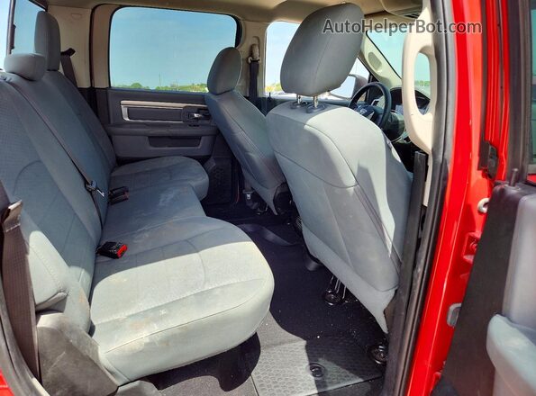1C6RR6TTXKS593712 2019 RAM 1500 Red უკანა სალონის ხედი