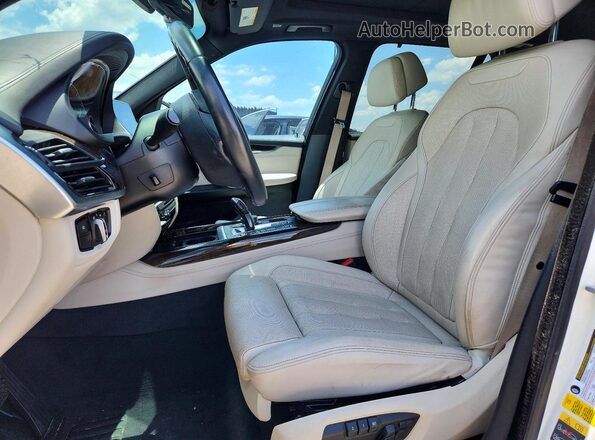 5UXKT0C30H0S80843 2017 BMW X5 White Dashboard view