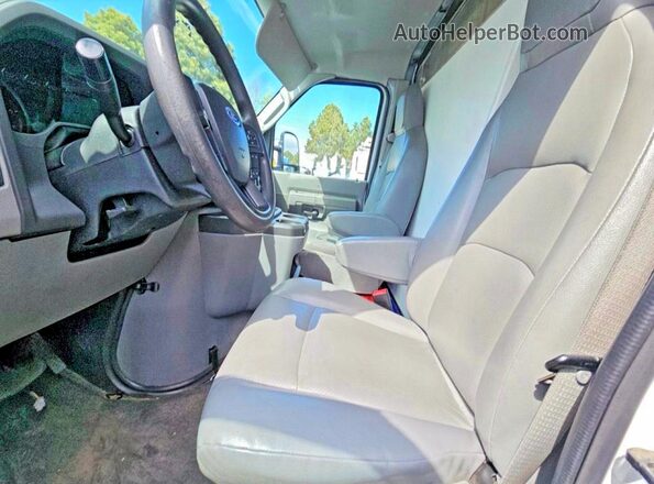 1FDWE3FK9PDD08532 2023 FORD ECONOLINE Белый Вид спереди