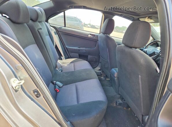JA32U2FU0HU014261 2017 MITSUBISHI LANCER Gray Widok wnętrza z tyłu