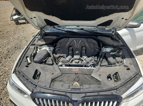 WBAJB9C54JB035377 2018 BMW M5 White Շարժիչի բաժամունքի տեսք