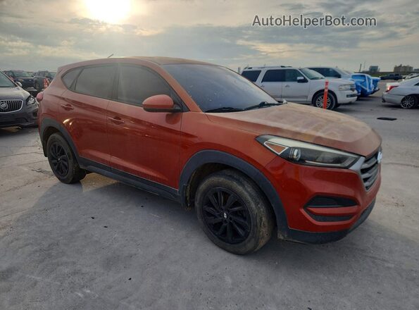 KM8J23A46HU414854 2017 HYUNDAI TUCSON Orange Widok z przodu