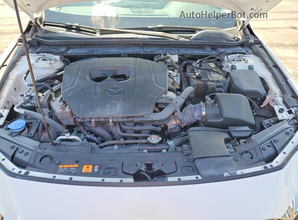 3MZBPAAM8RM431088 2024 MAZDA 3 White Vista del compartimento del motor